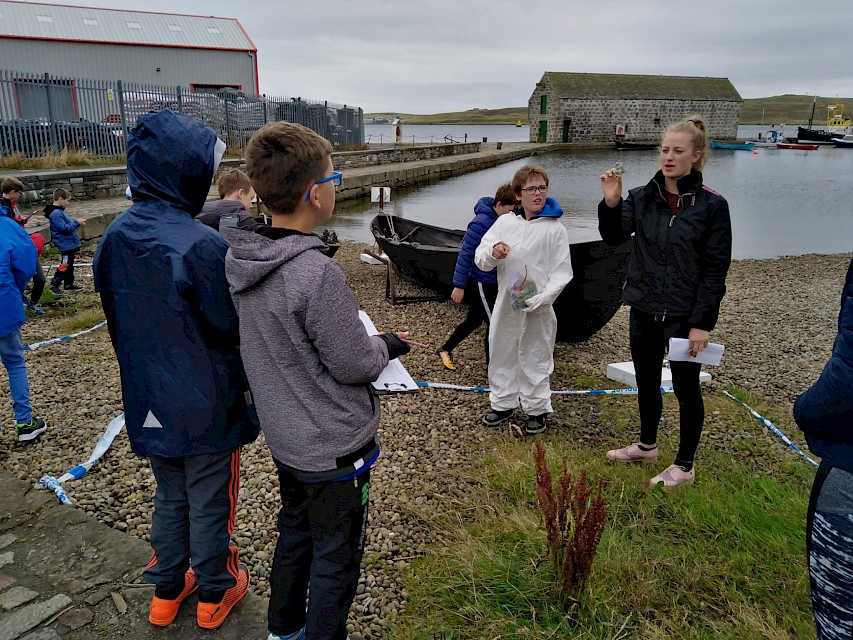 Shetland Ambassador teaching school pupils about the different types and sources of marine litter