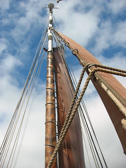 Swan mast/sails