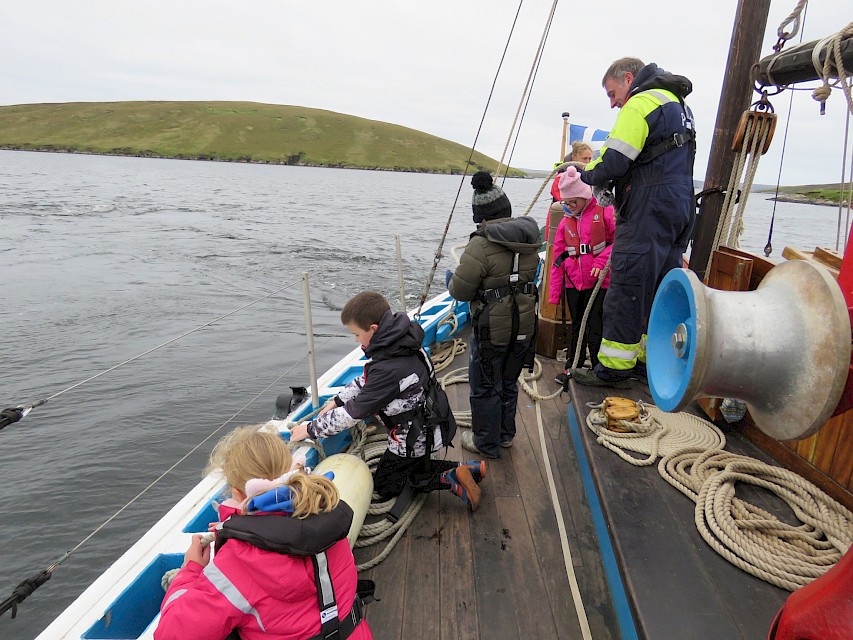 Yell pupils learning OXO